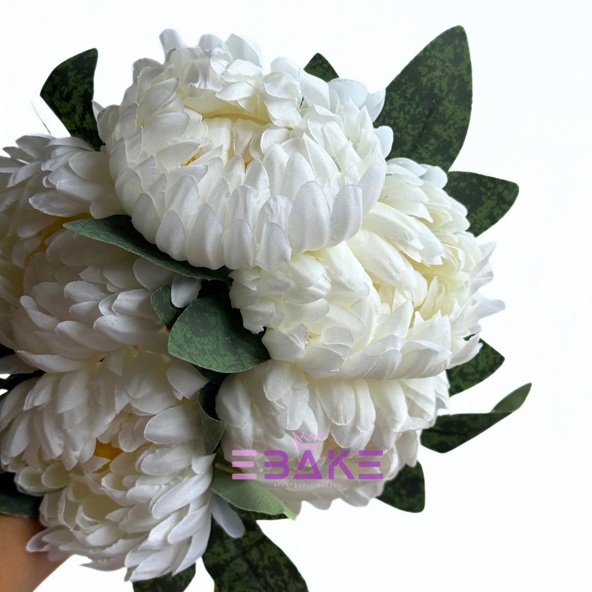 A1945 White Large Chrysanthemum Bunch With Fillers
