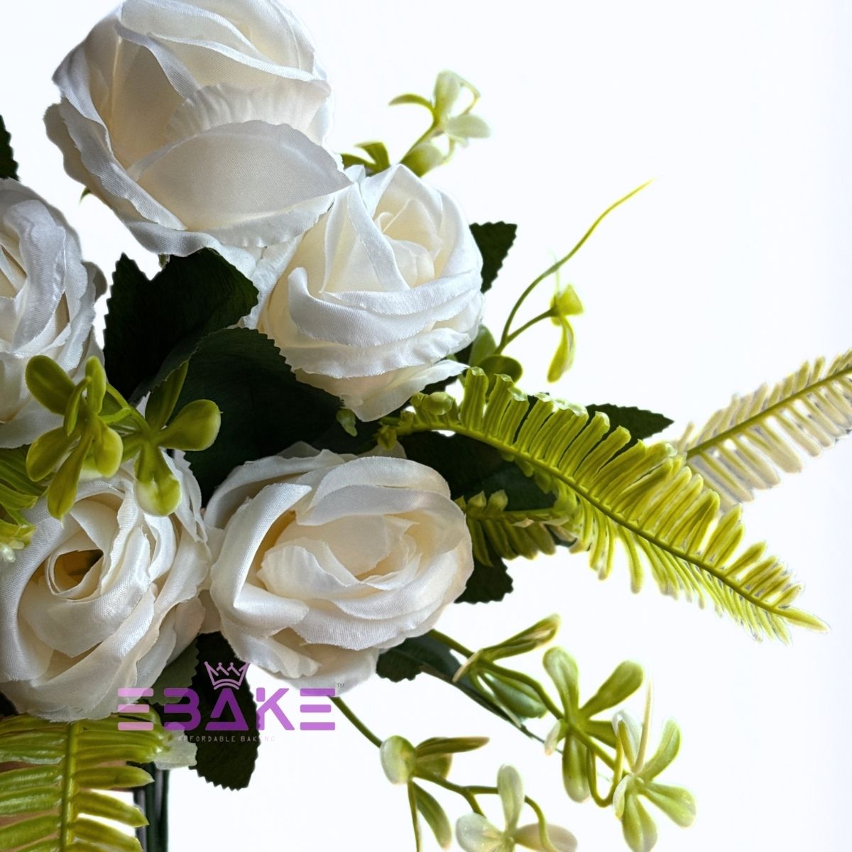 A1950 White Rose Bunch With Fillers ( 5 Roses & Fillers)