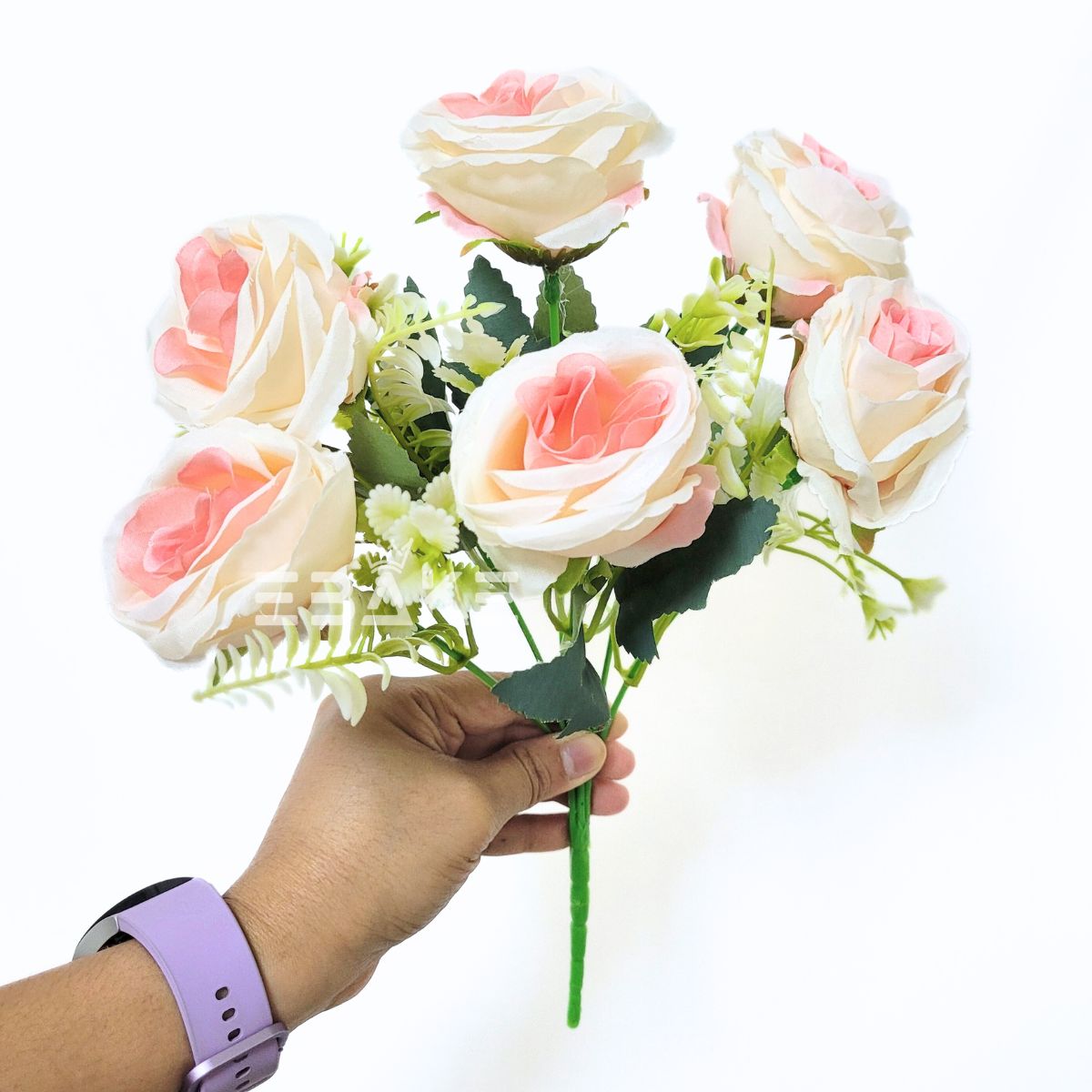 A1691 Off-White & Pink Mix Rose Bunch With Fillers