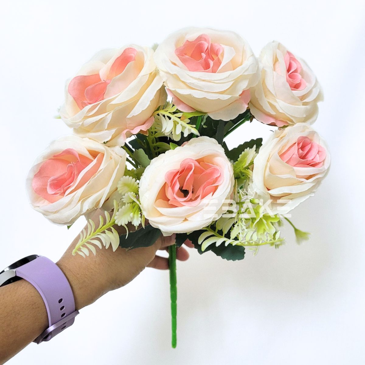 A1691 Off-White & Pink Mix Rose Bunch With Fillers