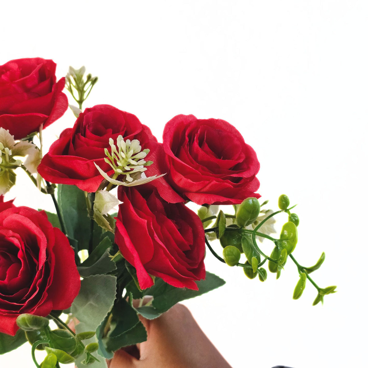 A2047 Rose Bunch With Fillers
