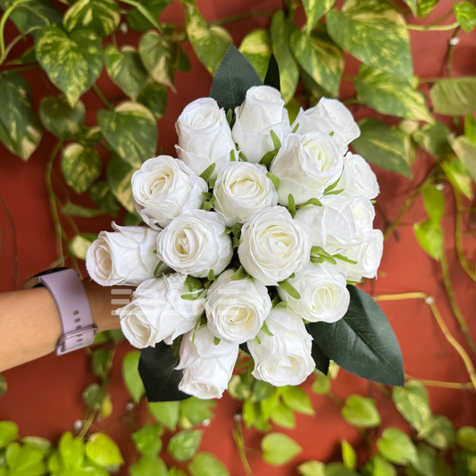 A1523 Artificial Rose Bouquet/Rose Bunch Bridal Bouquet (White) 18 Roses
