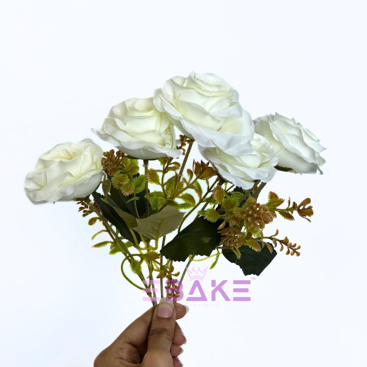 A1776 White Rose Bunch With Fillers