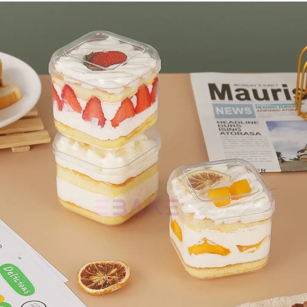 300ml Vertical Square Acrylic Dessert Box / Cake Tub (With Lid)