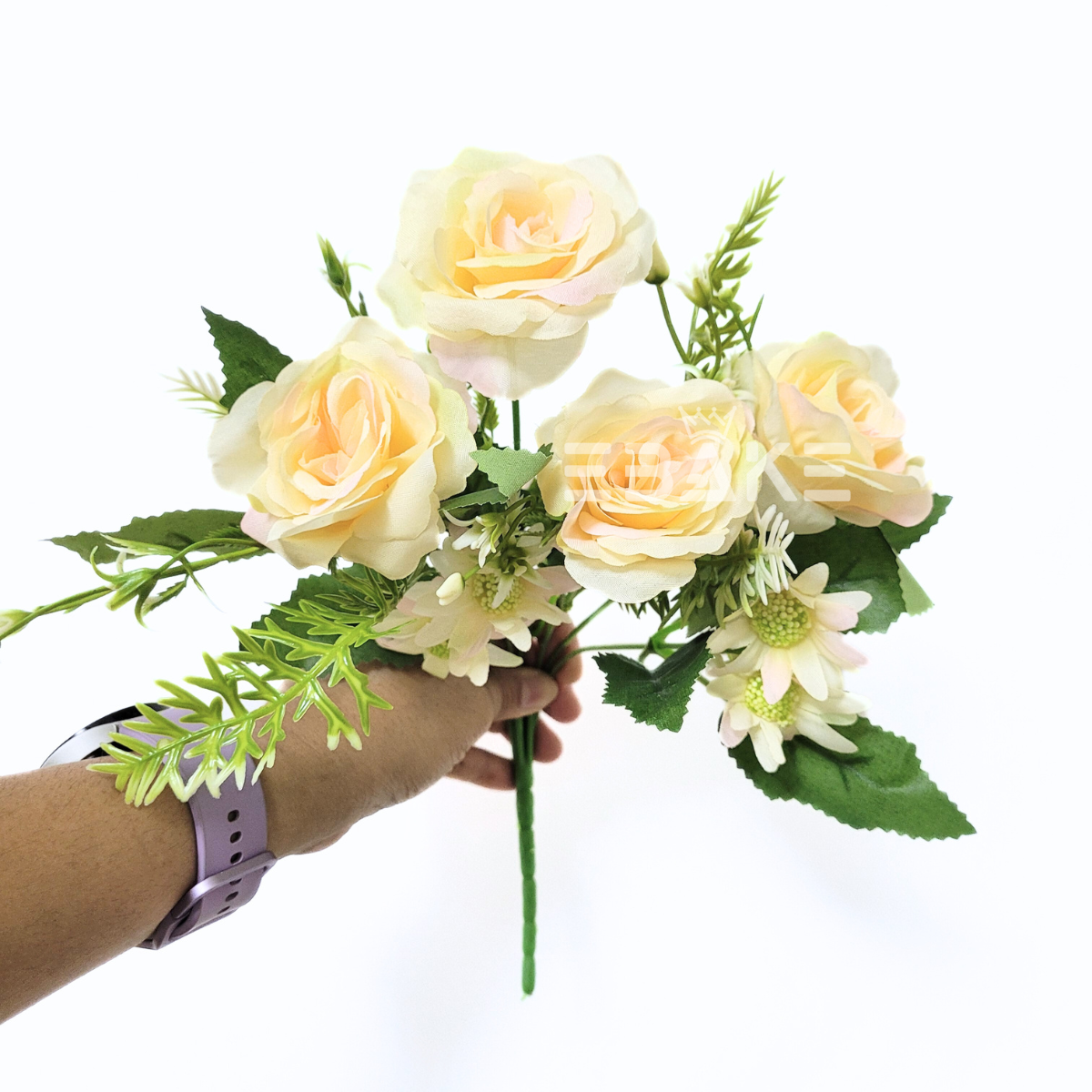 A1553 Light Yellow Rose Bunch (4 Roses With Fillers)