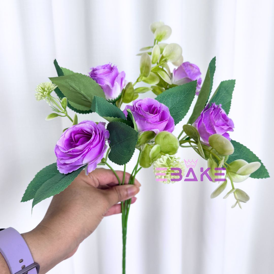 A1245 Lavender Rose Bunch (5 Roses With Fillers)