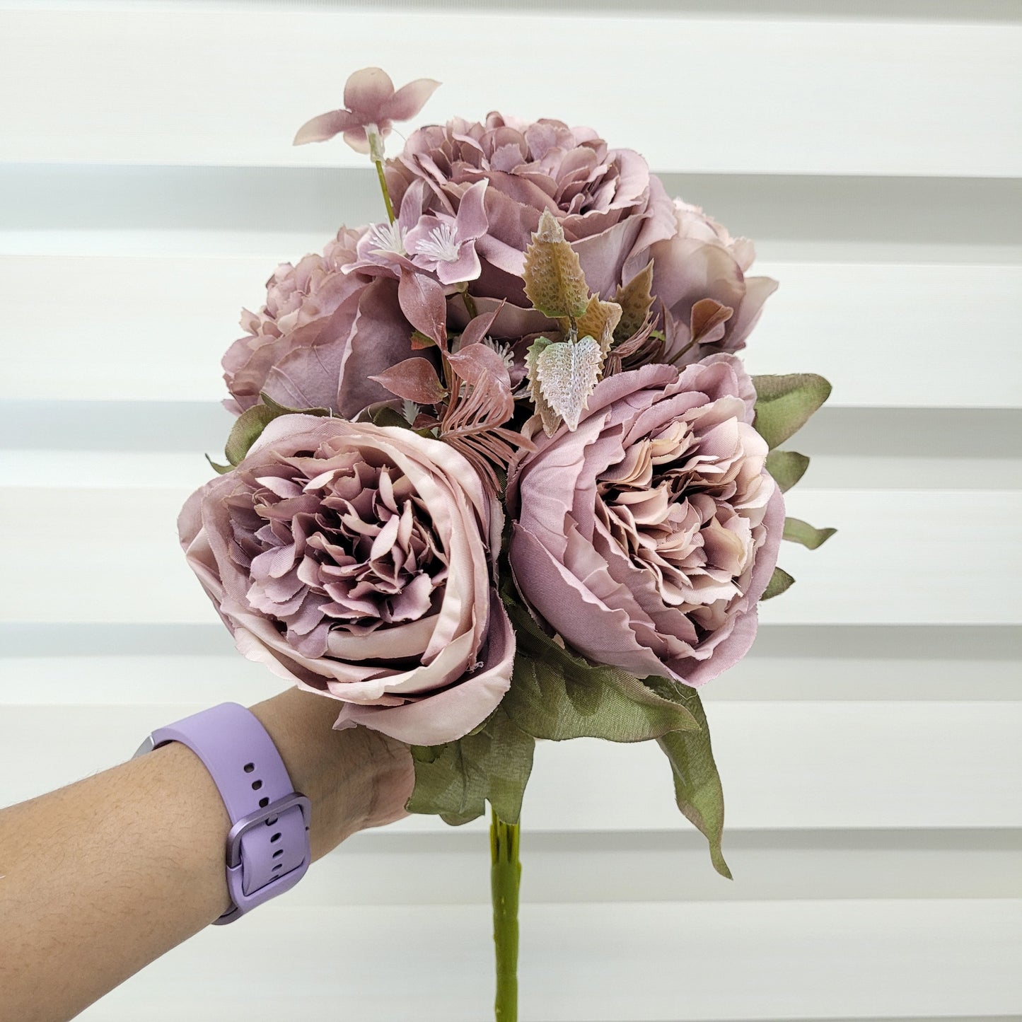 Jumbo Rose Bunch With Fillers -  A706 (5 Peonies)