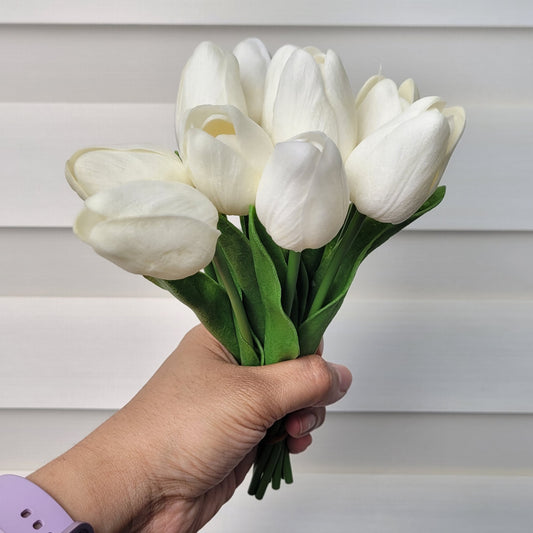 A938 White Tulips Bunch (10 Tulips)
