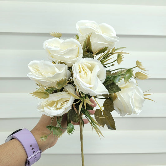 A945 White Rose Bunch (6 Roses)