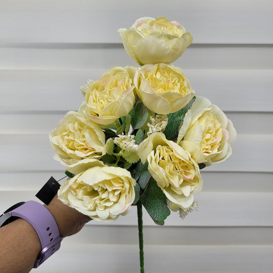 A970 Light Yellow Rose Bunch With Fillers