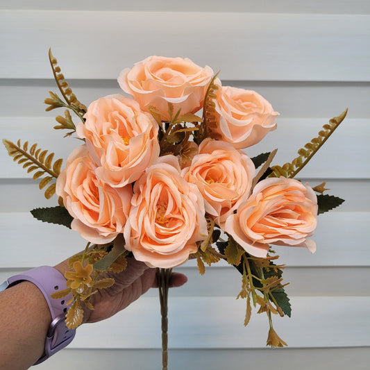 A996 Apricot Rose Bunch With Fillers (7 Roses)