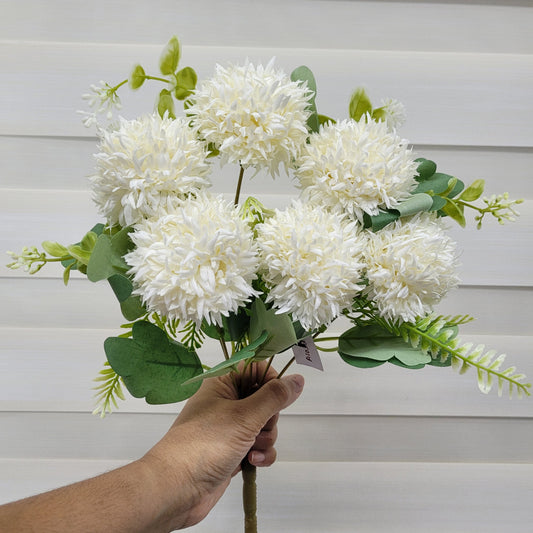 White Dahlia Bunch With Fillers - A1033 (6 Dahlias With Fillers)