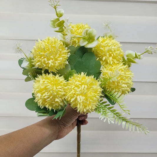 Yellow Dahlia Bunch With Fillers - A1035 (6 Dahlias With Fillers)