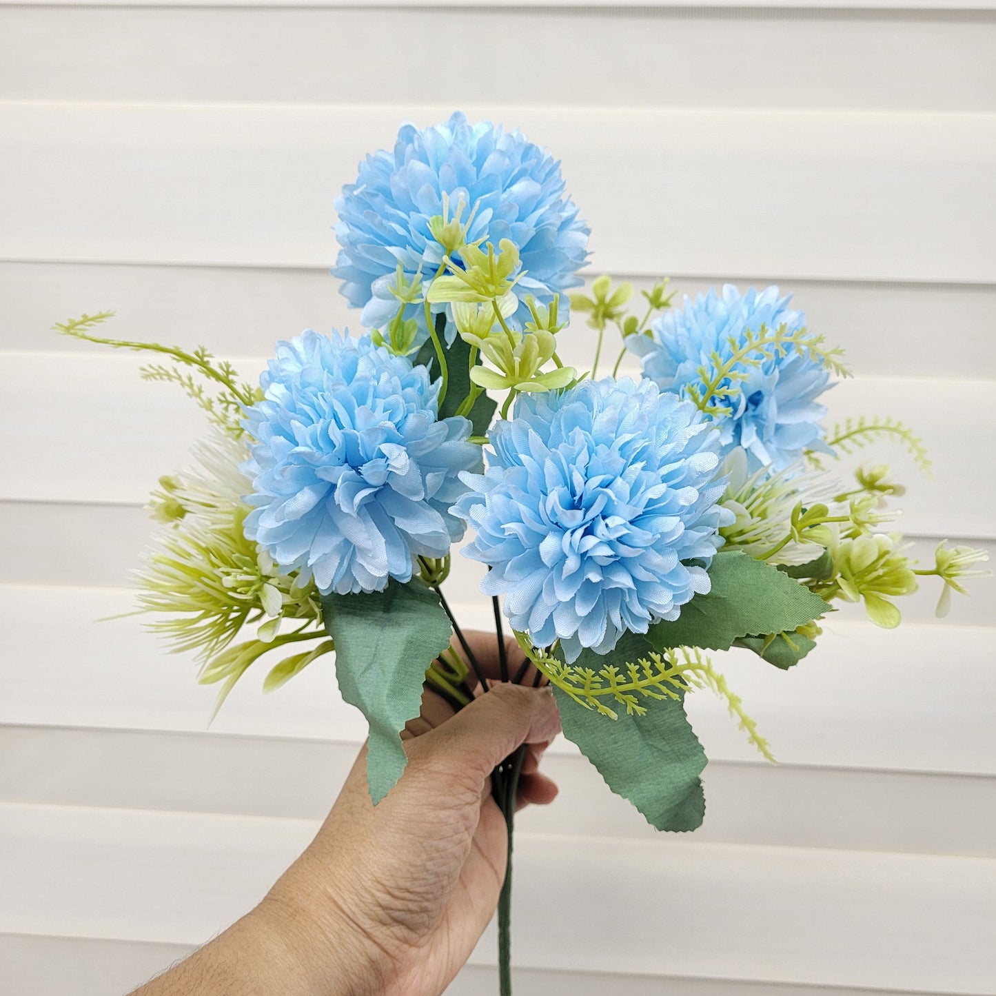 A1046 Blue Dahlia Bunch With Fillers (4 Dahlias With Fillers)