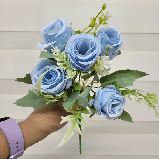 A1103 Blue Rose Bunch (5 Roses With Fillers)