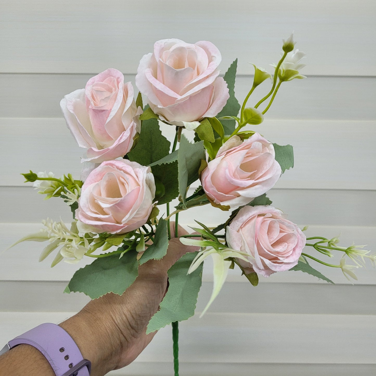 A1105 Shaded Pink Rose Bunch (5 Roses With Fillers)