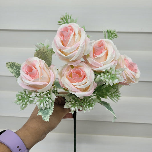 A1141 Shaded Pink Rose Bunch (5 Roses With Fillers)