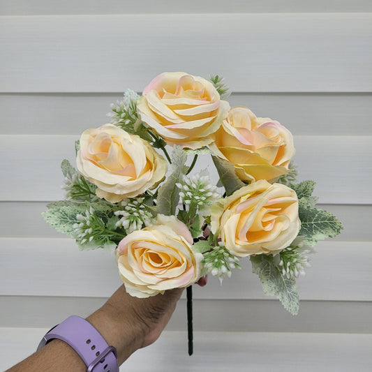 A1142 Yellow Rose Bunch (5 Roses With Fillers)