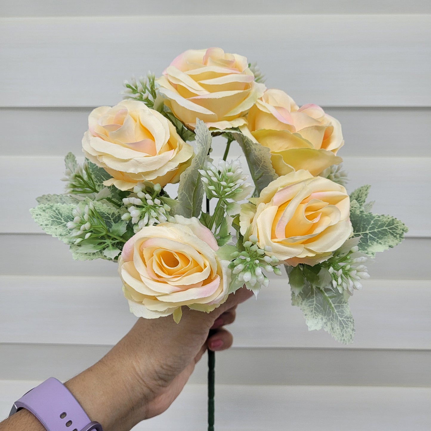 A1142 Yellow Rose Bunch (5 Roses With Fillers)