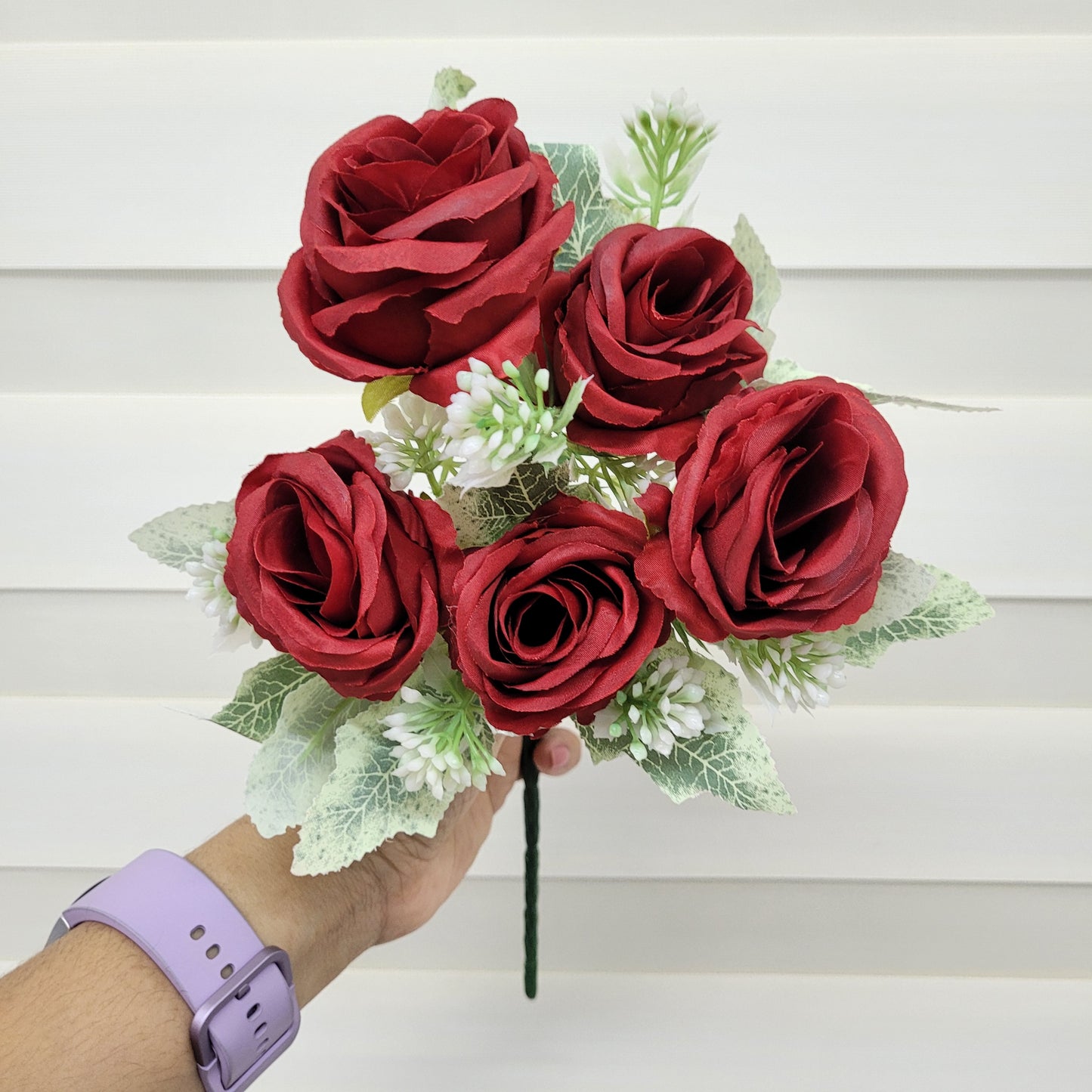 A1144 Maroon Rose Bunch (5 Roses With Fillers)