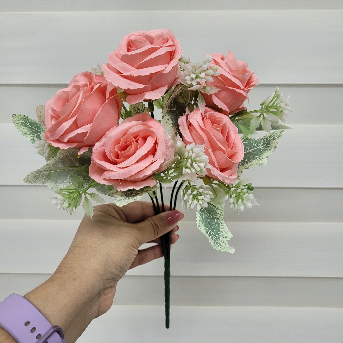 A1145 Coral Pink Rose Bunch (5 Roses With Fillers)