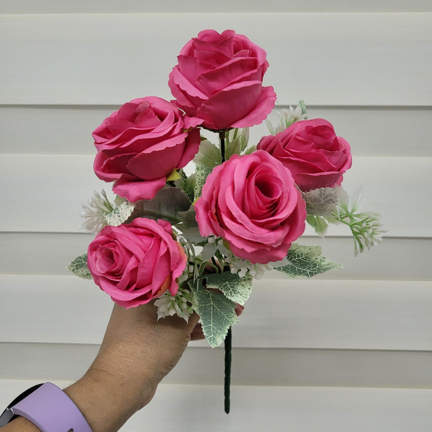 A1146 Dark Pink Rose Bunch (5 Roses With Fillers)