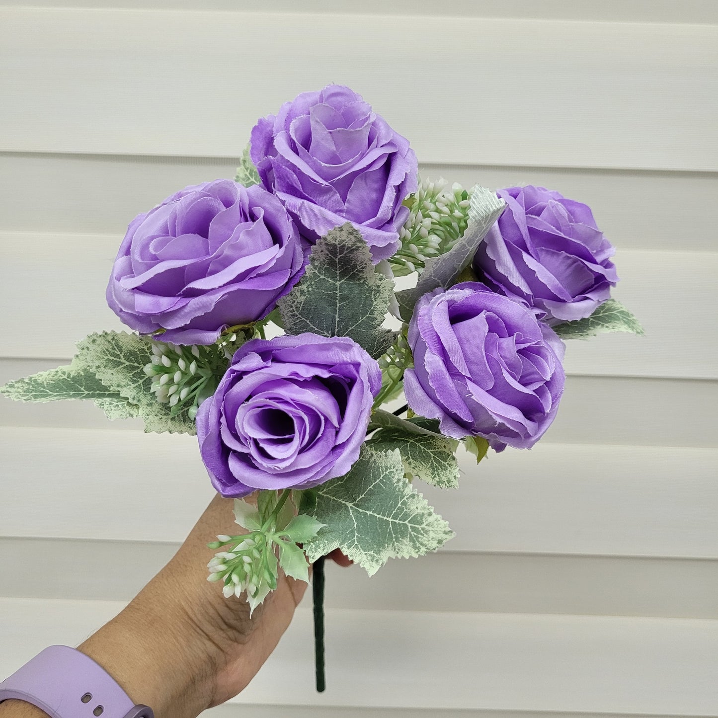 A1143 Violet Rose Bunch (5 Roses With Fillers)