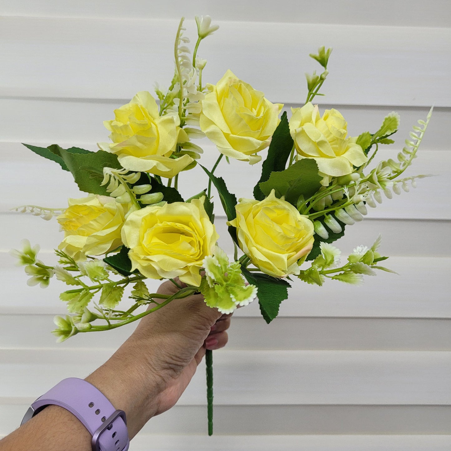 A1164 Yellow Rose Bunch (6 Roses With Fillers)