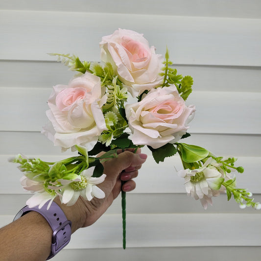 A1181 Pink Rose Bunch (3 Roses With Fillers)