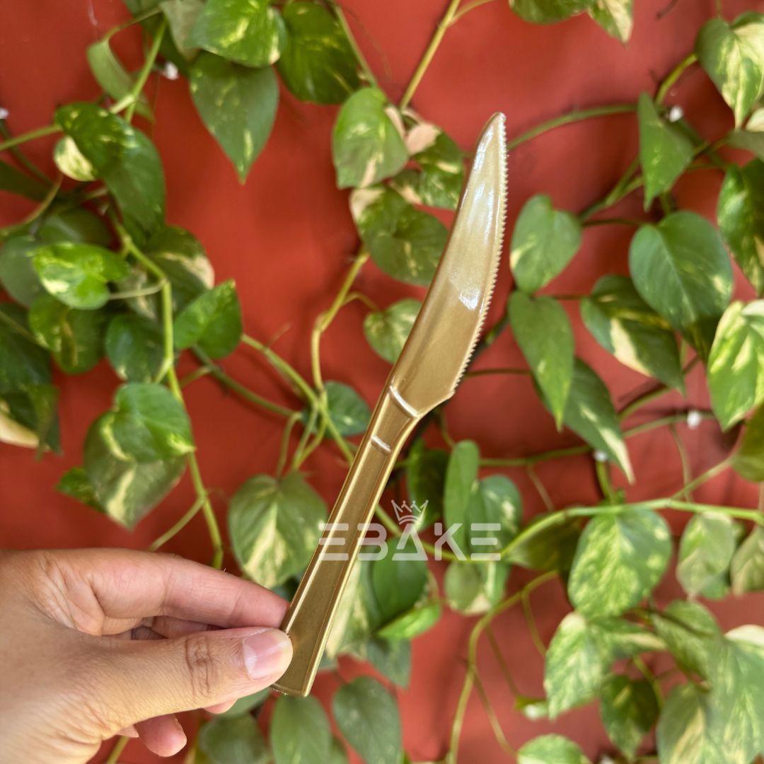 Golden Plastic Knife (Set of 10)