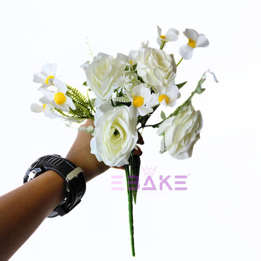 A1868 White Rose Bunch With Fillers (4 Roses & Fillers)