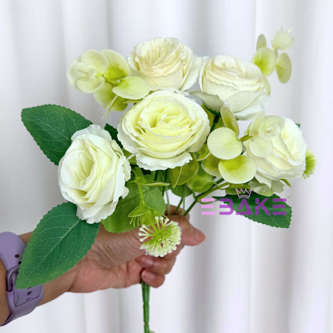 A1244 Off-White Rose Bunch (5 Roses With Fillers)