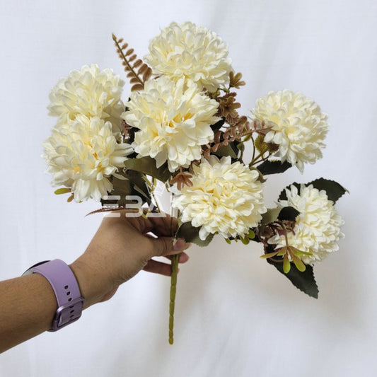 A1364 Cream Dahlia Bunch With Fillers