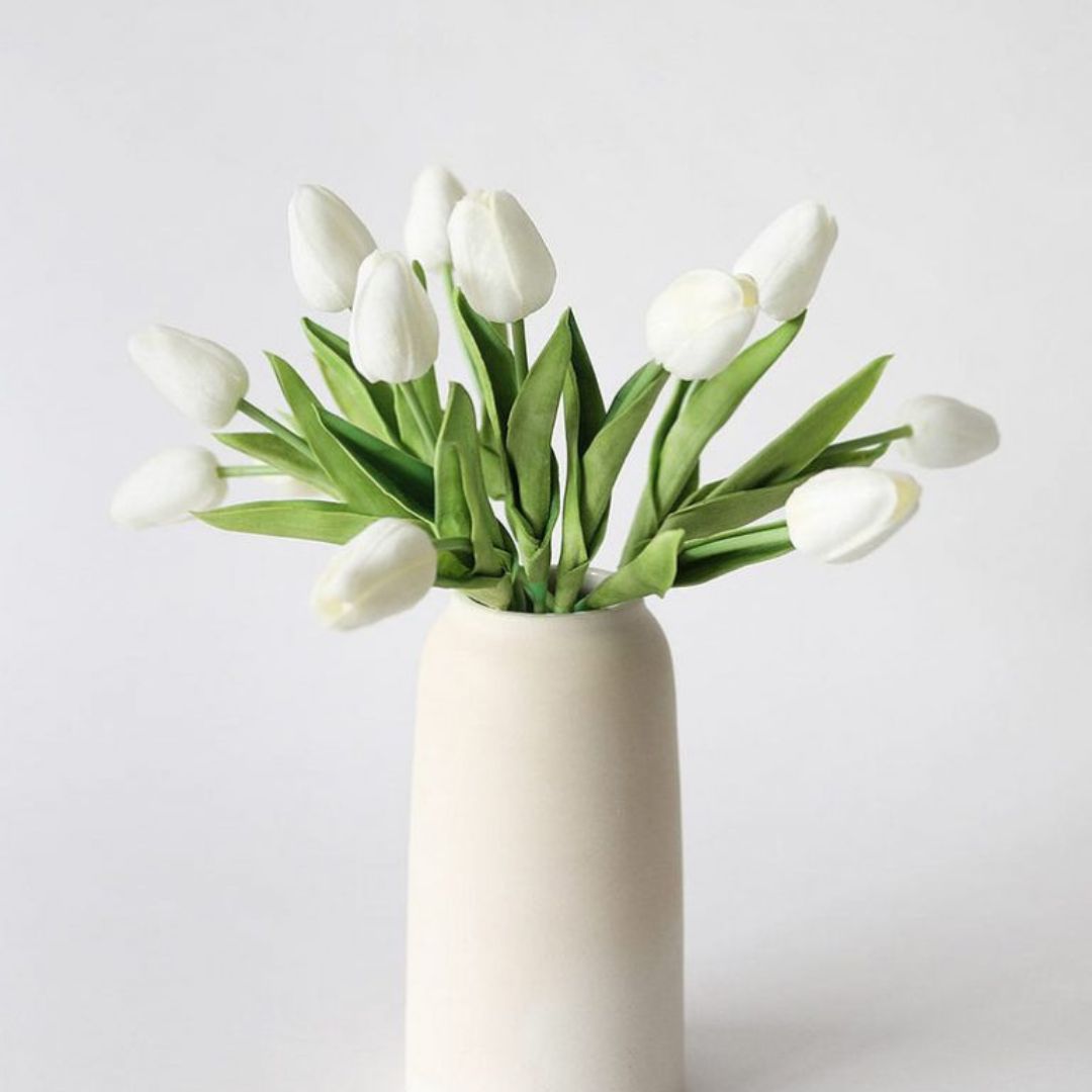 A938 White Tulips Bunch (10 Tulips)