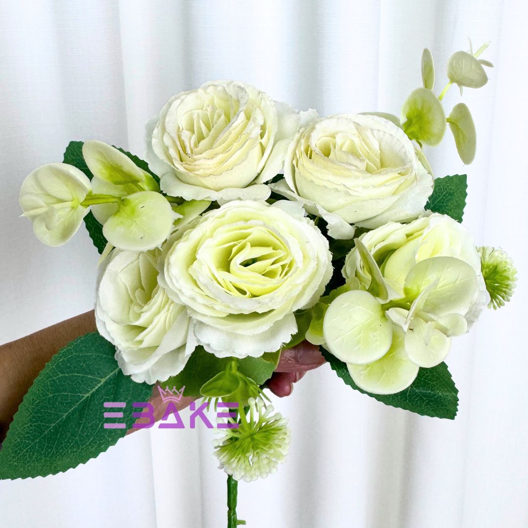 A1244 Off-White Rose Bunch (5 Roses With Fillers)