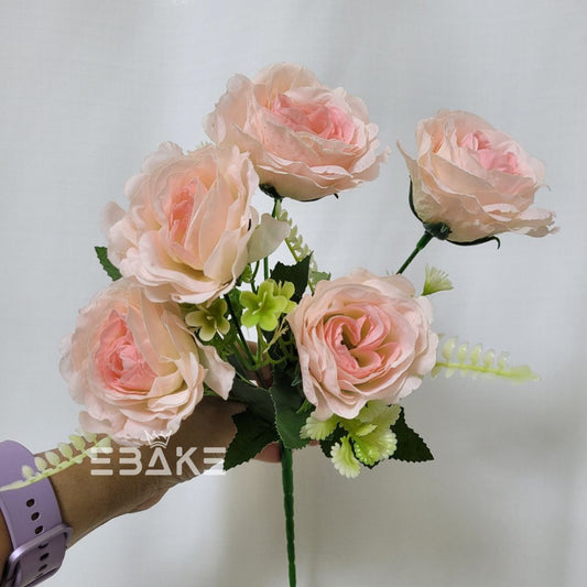 A1335 Rose Bunch With Fillers (5 Roses & Fillers)