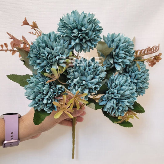 A1366 Powder Blue Dahlia Bunch With Fillers