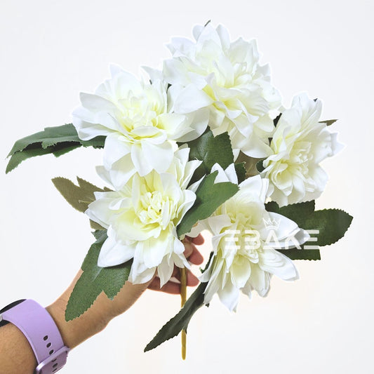 A1724 White Dahlia Bunch With Fillers