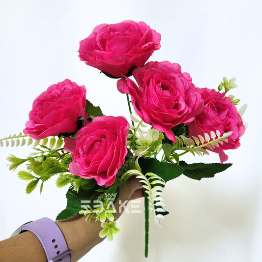 A1339 Rose Bunch With Fillers (5 Roses & Fillers)