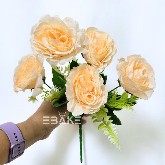 A1340 Rose Bunch With Fillers (5 Roses & Fillers)