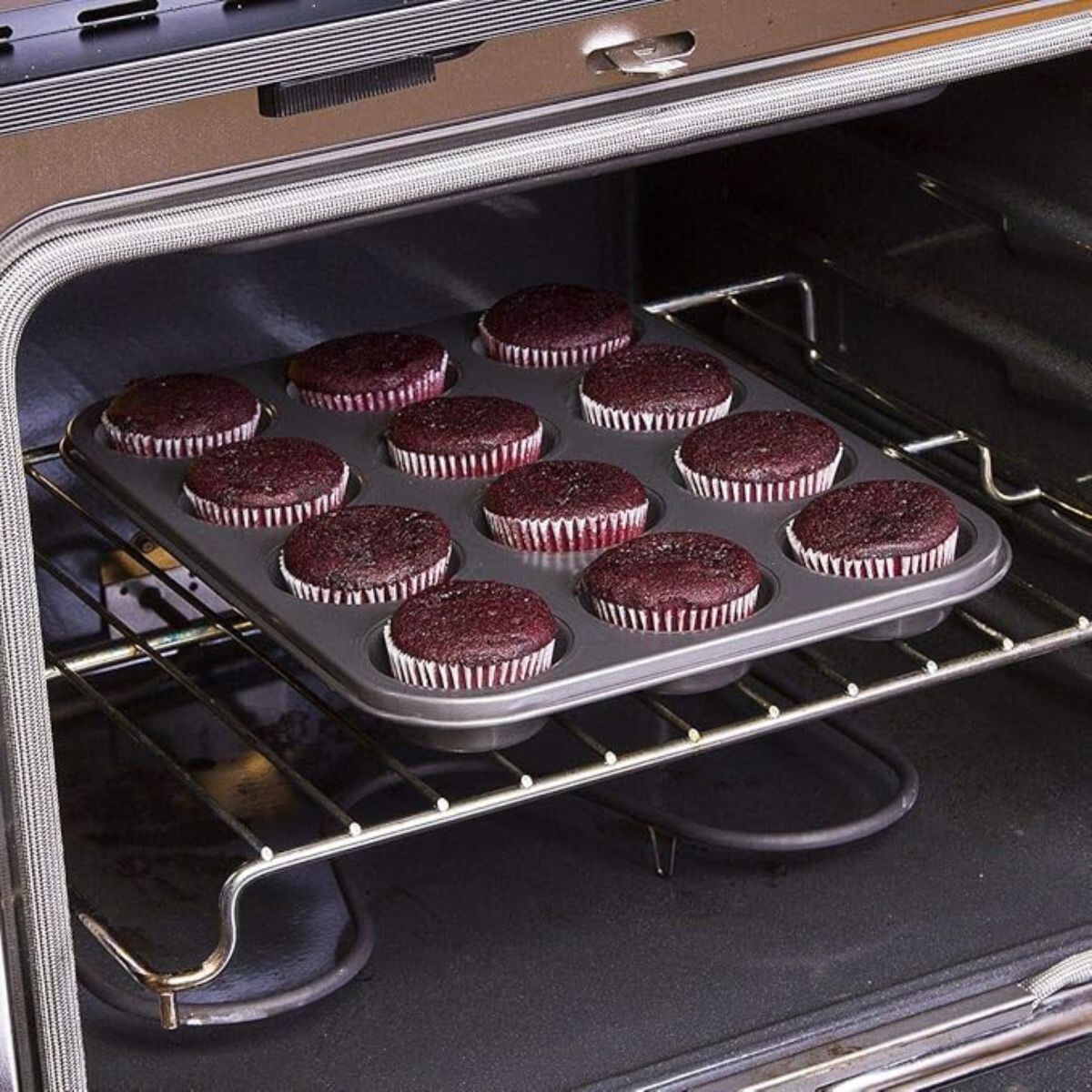 12 Cavity Non Stick Cupcake Mould / Muffin Tray