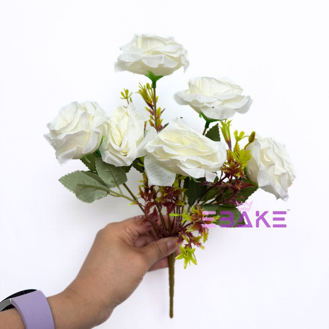 A1257 White Rose Bunch (6 Roses With Fillers)