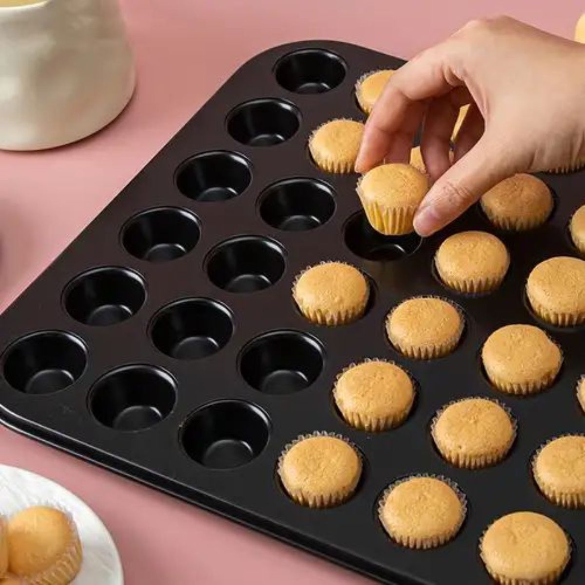 24 Cavity Non Stick Mini Cupcake Mould / Muffin Tray (Mini Cupcake)