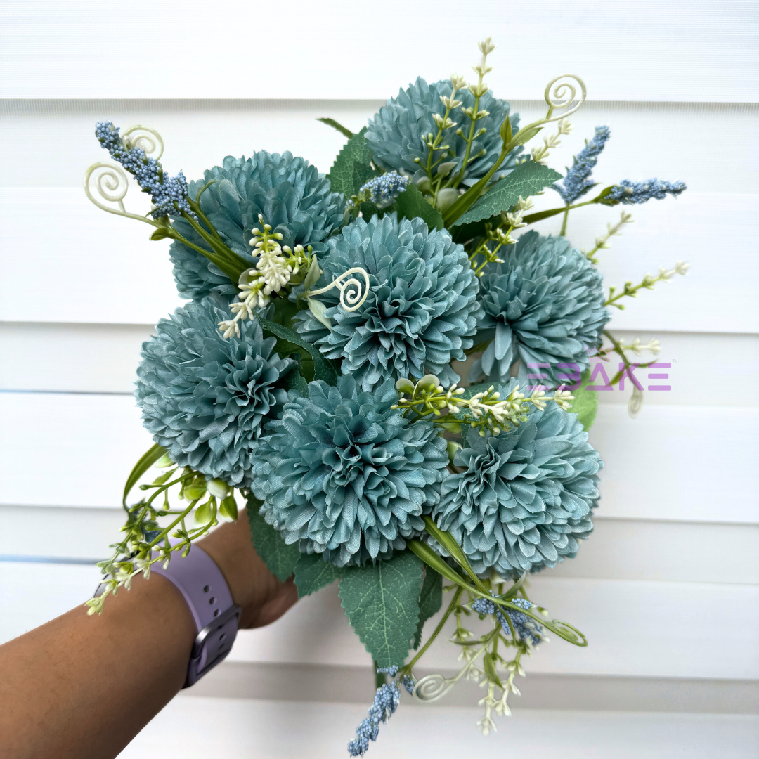 Powder Blue Dahlia Bunch With Fillers A867 (7 Dahlias)