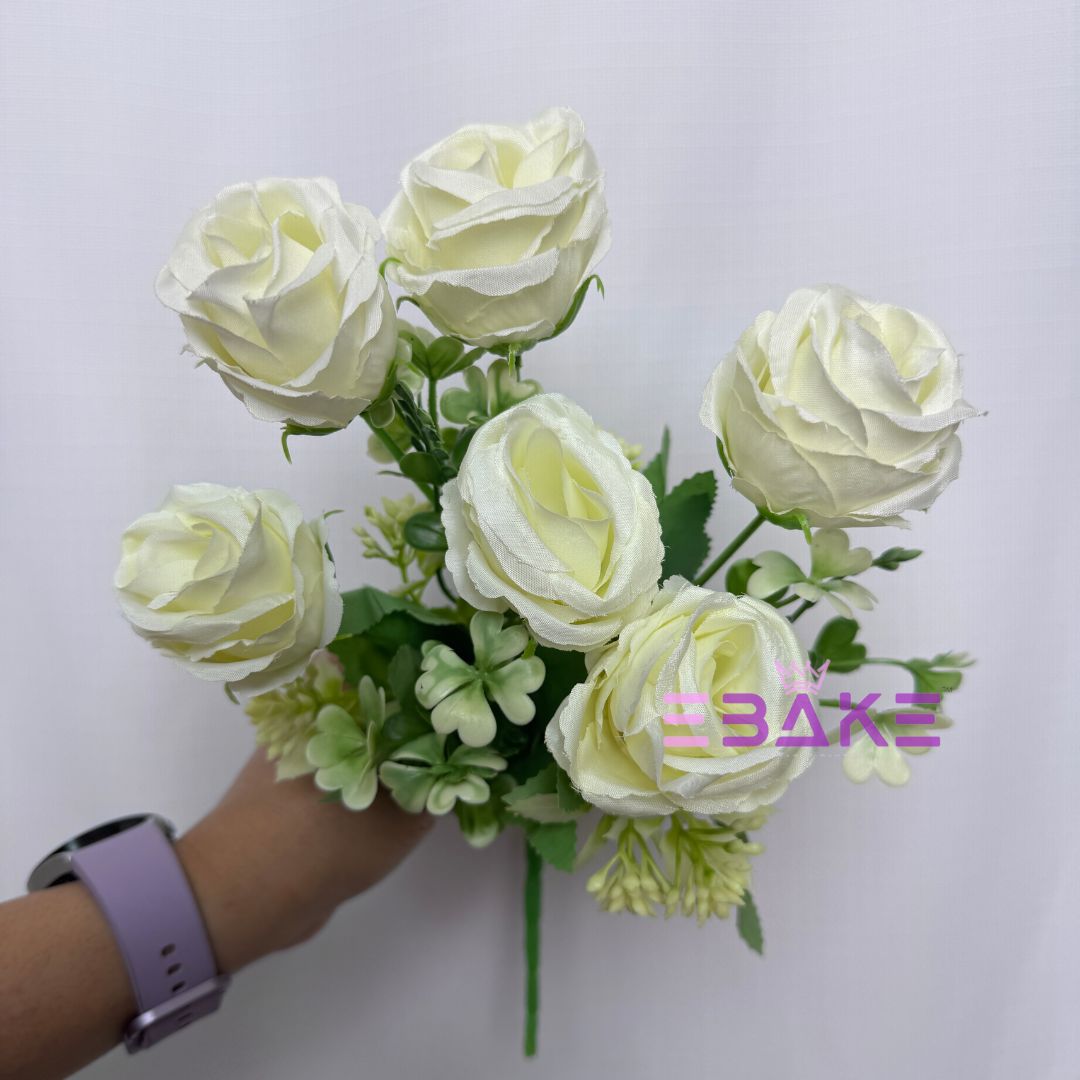 A1264 White Rose Bunch (6 Roses With Fillers)