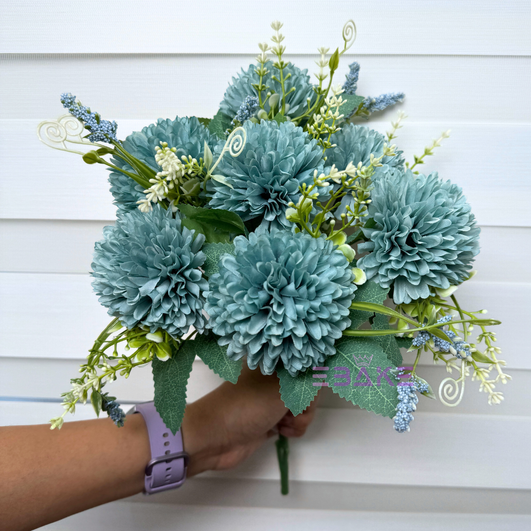 Powder Blue Dahlia Bunch With Fillers A867 (7 Dahlias)