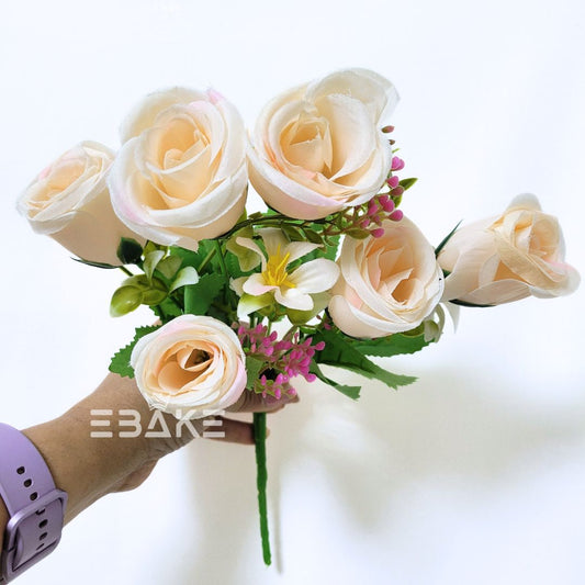 A1346 Bud Rose Bunch With Fillers (6 Bud Roses & Fillers)