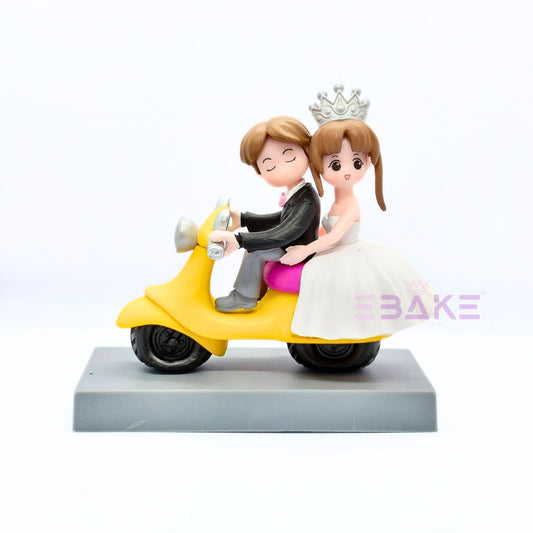 Cute Couple Figurine