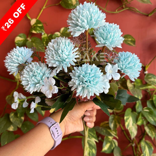 A1224 Light Blue Dahlia Bunch With Fillers (7 Dahlias With Fillers)