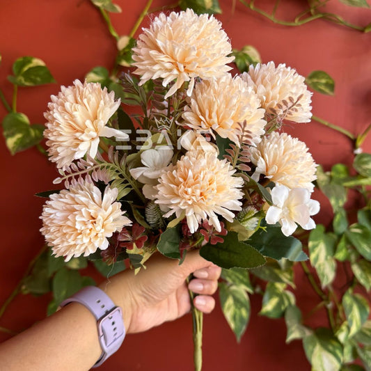 A1227 Light Peach Dahlia Bunch With Fillers (7 Dahlias With Fillers)